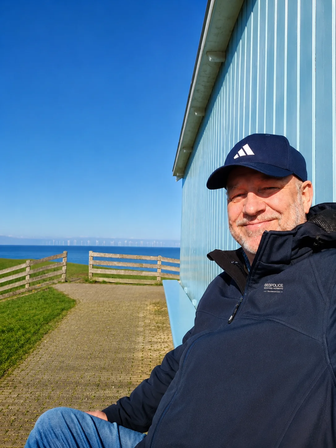Alexander van Weelden bij het IJsselmeer